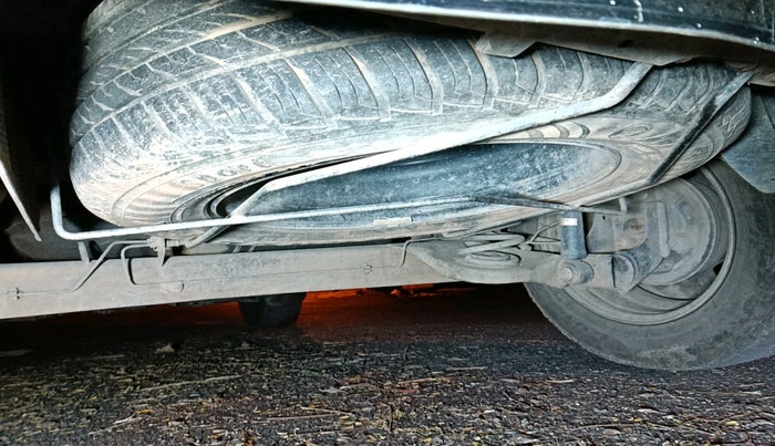 2015 Renault Duster 85 PS RXL DIESEL, Diesel, Manual, 1,65,696 km, tyre