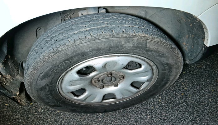 2015 Renault Duster 85 PS RXL DIESEL, Diesel, Manual, 1,65,696 km, tyre