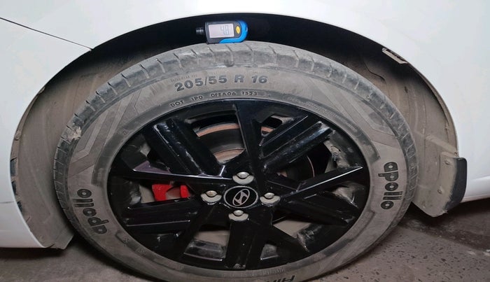 2023 Hyundai Verna  SX 1.5 Turbo DCT , Petrol, Automatic, 29,913 km, tyre