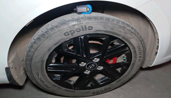 2023 Hyundai Verna  SX 1.5 Turbo DCT , Petrol, Automatic, 29,913 km, tyre