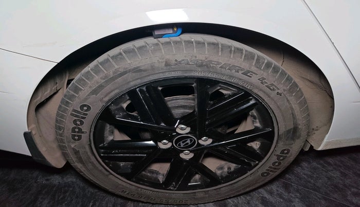 2023 Hyundai Verna  SX 1.5 Turbo DCT , Petrol, Automatic, 29,913 km, tyre