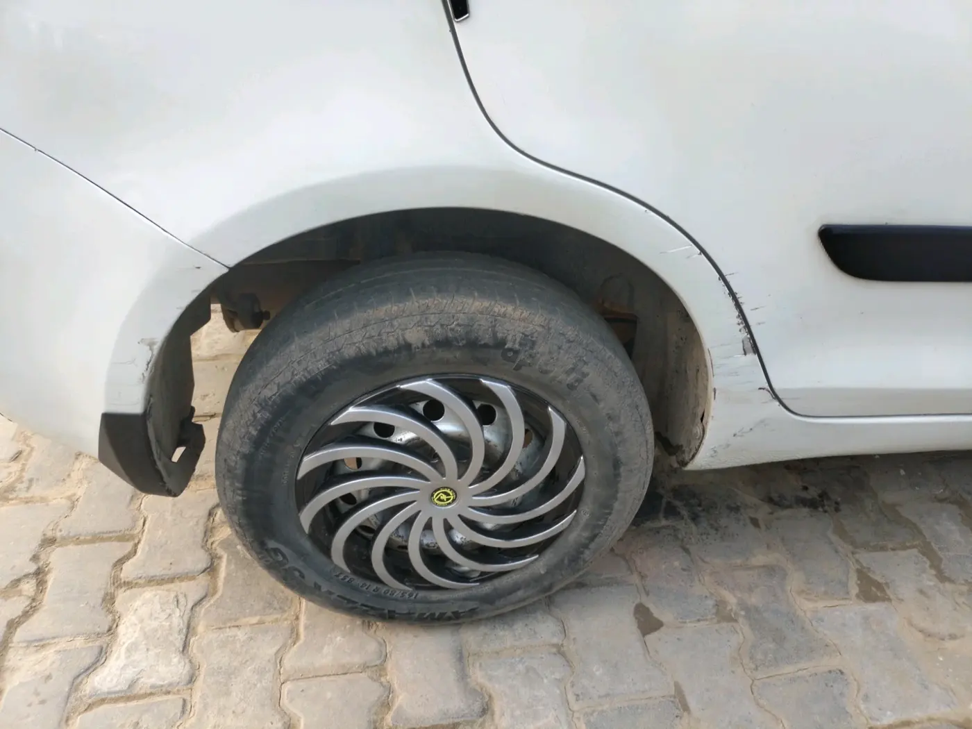 2012 Maruti Swift Dzire LXI, Petrol, Manual, 99,871 km, tyre