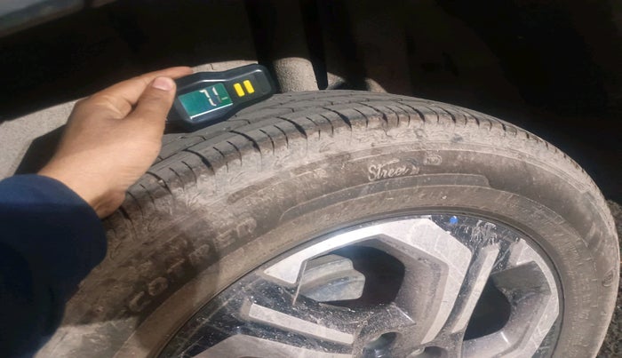 2022 Maruti BREZZA VXI SMART HYBRID, Petrol, Manual, 56,011 km, tyre