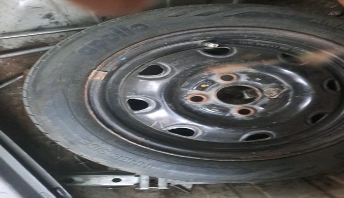 2014 Maruti Alto K10 VXI, Petrol, Manual, 3,04,986 km, tyre