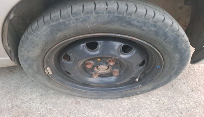 2014 Maruti Alto K10 VXI, Petrol, Manual, 3,04,986 km, tyre