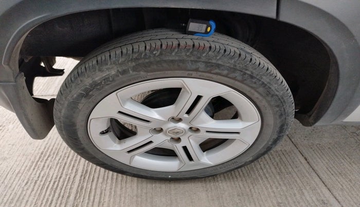 2022 Renault Kiger RXT AMT, Petrol, Automatic, 17,439 km, tyre