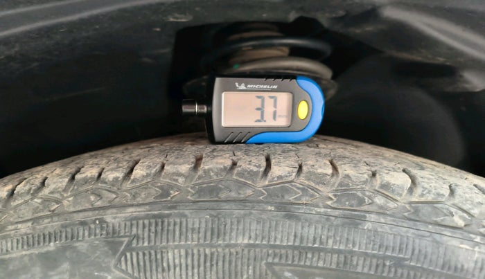 2014 Renault Duster 110 PS RXZ 4X4 MT DIESEL, Diesel, Manual, 1,66,719 km, tyre