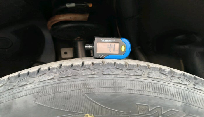 2014 Renault Duster 110 PS RXZ 4X4 MT DIESEL, Diesel, Manual, 1,66,719 km, tyre