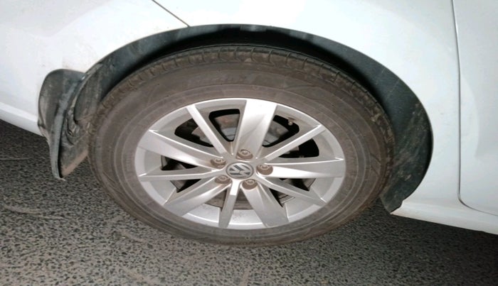 2016 Volkswagen Ameo HIGHLINE1.5L, Diesel, Manual, 61,775 km, tyre