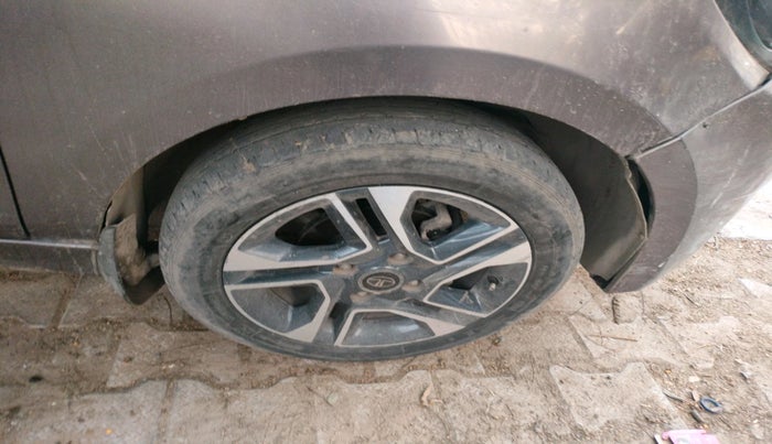 2017 Tata TIGOR XZ (O) PETROL, Petrol, Manual, 1,25,100 km, tyre