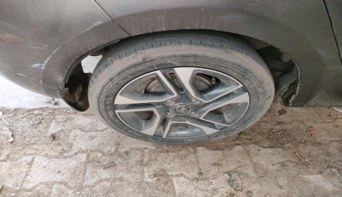 2017 Tata TIGOR XZ (O) PETROL, Petrol, Manual, 1,25,100 km, tyre