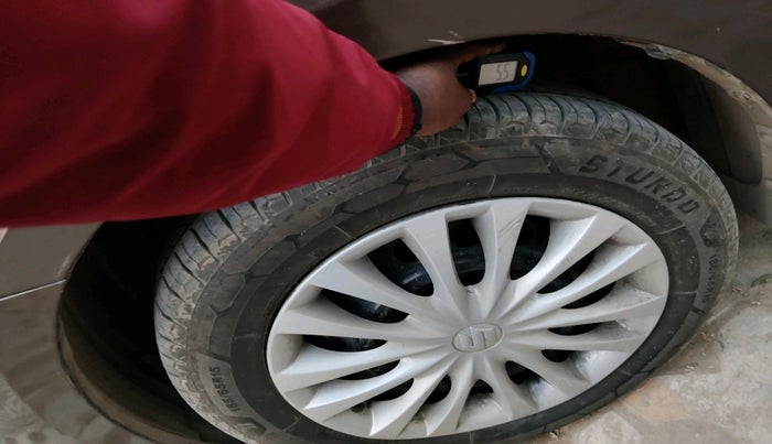 2016 Maruti Ciaz VXI+, Petrol, Manual, 69,928 km, tyre