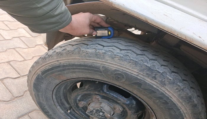 2013 Mahindra Bolero SLX BS-III, Diesel, Manual, 2,01,784 km, tyre