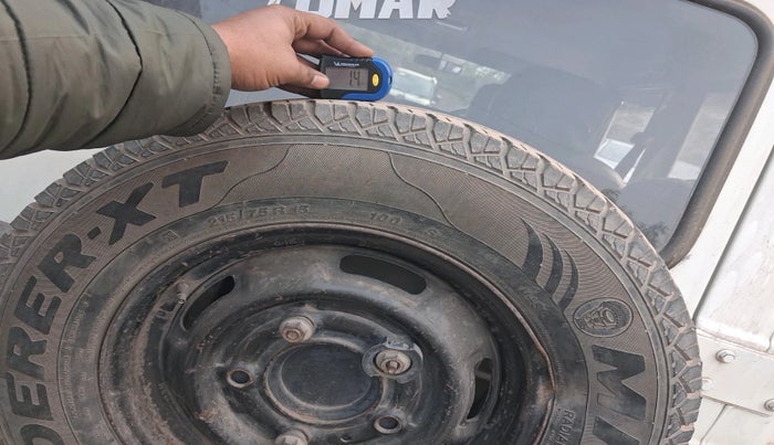 2013 Mahindra Bolero SLX BS-III, Diesel, Manual, 2,01,784 km, tyre