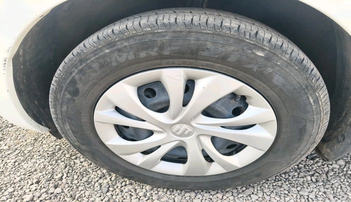 2022 Maruti Swift VXI, Petrol, Manual, 76,522 km, tyre