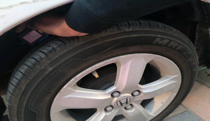 2013 Honda City 1.5L I-VTEC S MT, Petrol, Manual, 1,19,411 km, tyre