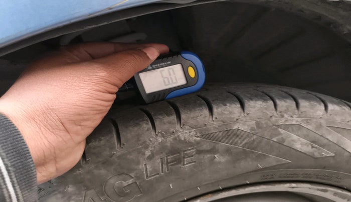 2013 Maruti Wagon R 1.0 LXI CNG, Petrol, Manual, 1,29,323 km, tyre