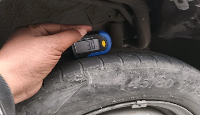 2013 Maruti Wagon R 1.0 LXI CNG, Petrol, Manual, 1,29,323 km, tyre