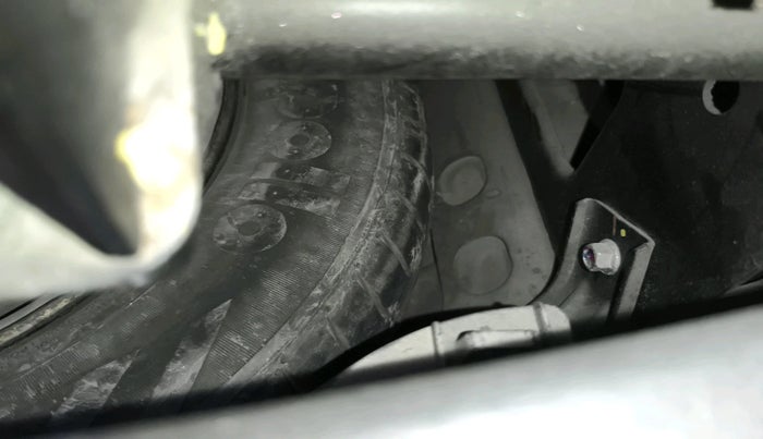 2013 Maruti Wagon R 1.0 LXI CNG, Petrol, Manual, 1,29,323 km, tyre