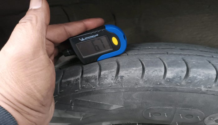 2013 Maruti Wagon R 1.0 LXI CNG, Petrol, Manual, 1,29,323 km, tyre