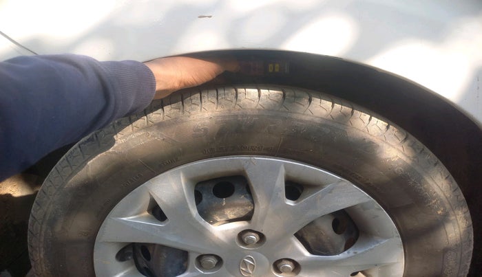 2015 Hyundai Grand i10 SPORTZ 1.2 KAPPA VTVT, Petrol, Manual, 1,41,540 km, tyre