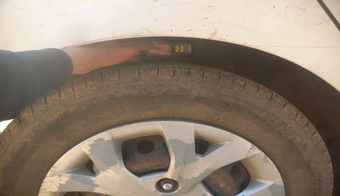 2015 Hyundai Grand i10 SPORTZ 1.2 KAPPA VTVT, Petrol, Manual, 1,41,540 km, tyre