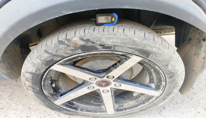 2021 Maruti Ertiga VXI CNG, Petrol, Manual, 1,06,344 km, tyre