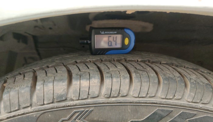 2017 Maruti Ertiga VXI, Petrol, Manual, 94,629 km, tyre