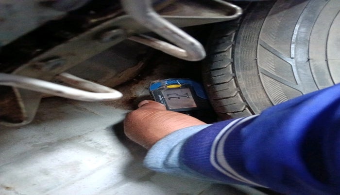 2012 Honda Brio V MT, Petrol, Manual, 67,616 km, tyre