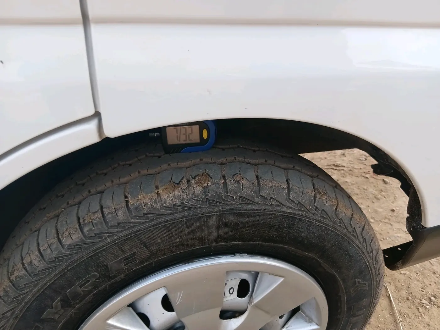 2023 Maruti Eeco 5 STR AC, Petrol, Manual, 13,996 km, tyre