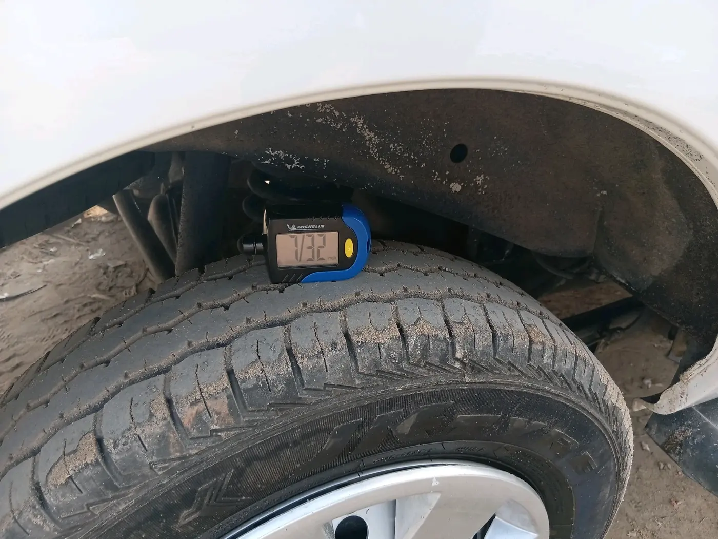 2023 Maruti Eeco 5 STR AC, Petrol, Manual, 13,996 km, tyre