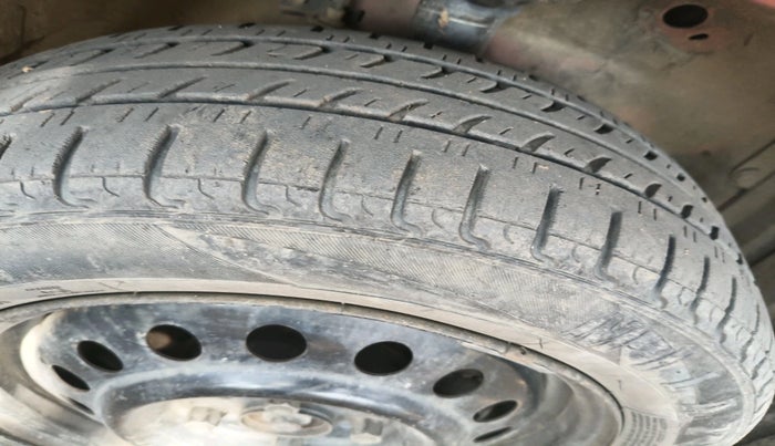 2011 Maruti Wagon R 1.0 VXI, Petrol, Manual, 1,28,538 km, tyre