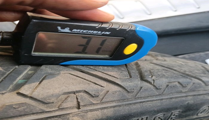 2018 Landrover Range Rover Evoque 2.0 L TD4 HSE, Diesel, Automatic, 1,46,050 km, tyre