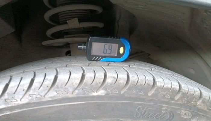 2022 Maruti XL6 ALPHA MT, Petrol, Manual, 38,158 km, tyre