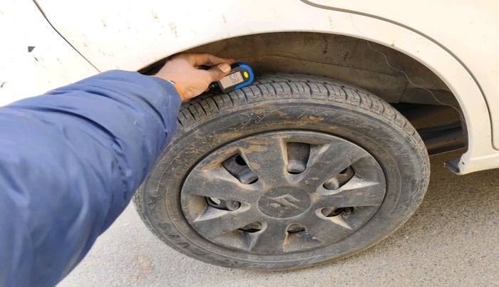 2013 Maruti Wagon R 1.0 LXI, Petrol, Manual, 63,101 km, tyre