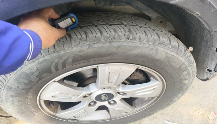 2014 Mahindra XUV500 W8, Diesel, Manual, 1,24,000 km, tyre