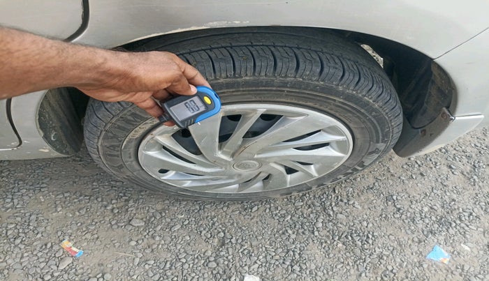 2014 Maruti Ertiga VXI CNG, Petrol, Manual, 1,11,268 km, tyre