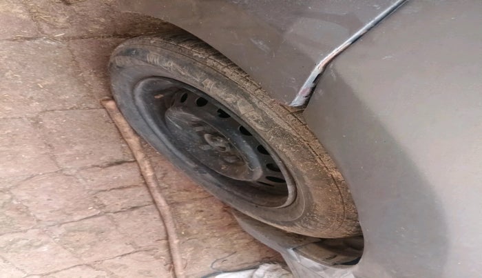 2014 Maruti Celerio VXI, Petrol, Manual, 1,22,222 km, tyre