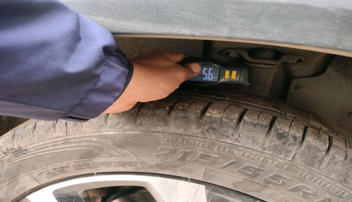 2025 MG HECTOR PLUS SHARP PRO 1.5 PETROL TURBO CVT 7 STR, Petrol, Automatic, 14,619 km, tyre