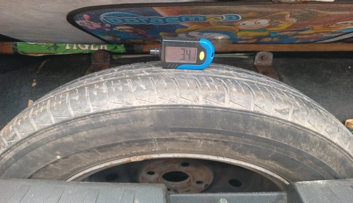 2016 Maruti Swift VXI, Petrol, Manual, 1,51,008 km, tyre