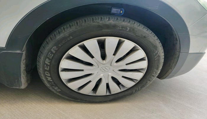 2016 Maruti S Cross ZETA 1.3, Diesel, Manual, 1,45,426 km, tyre