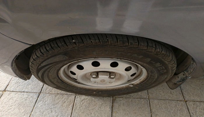 2015 Hyundai i10 MAGNA 1.1, Petrol, Manual, 67,213 km, tyre