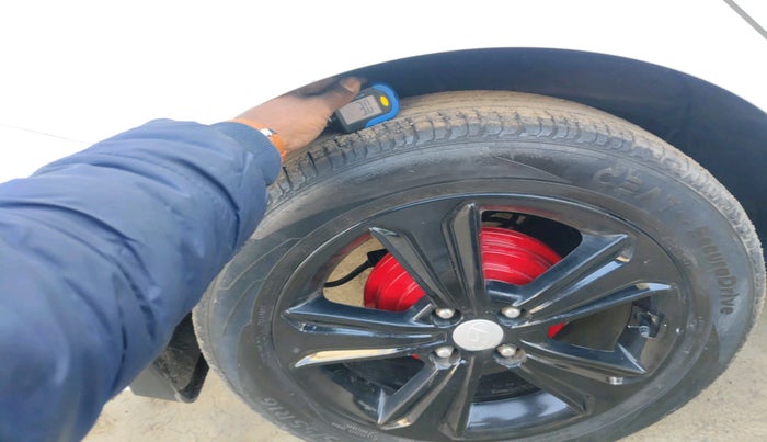 2018 Hyundai Verna 1.6 VTVT SX (O) AT, Petrol, Automatic, 42,329 km, tyre