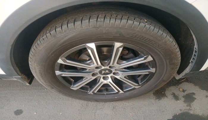 2021 Mahindra XUV700 AX 7 LUXURY D AT 7 STR, Diesel, Automatic, 41,552 km, tyre