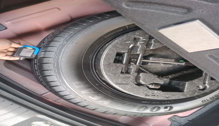 2016 Hyundai Creta SX PLUS 1.6 PETROL, Petrol, Manual, 60,480 km, tyre