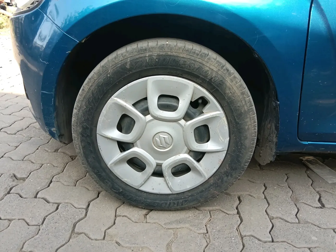 2017 Maruti IGNIS DELTA 1.2 AMT, CNG, Automatic, 88,305 km, tyre