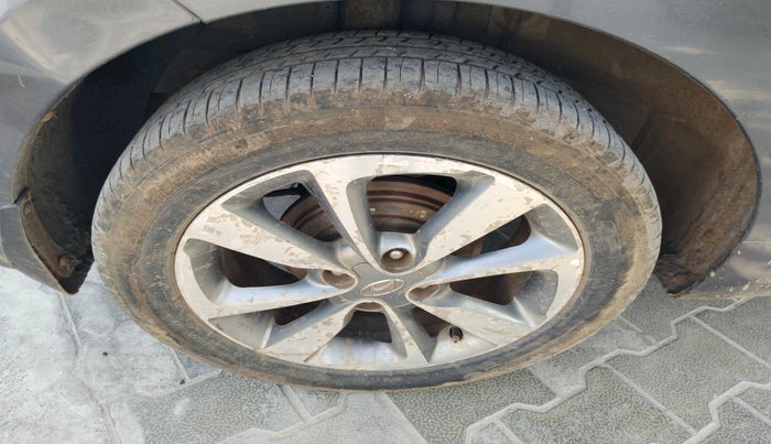 2015 Hyundai Elite i20 ASTA 1.4 CRDI, Diesel, Manual, 2,68,000 km, tyre