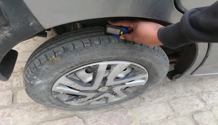 2018 Maruti Wagon R 1.0 LXI CNG, Petrol, Manual, 1,02,711 km, tyre