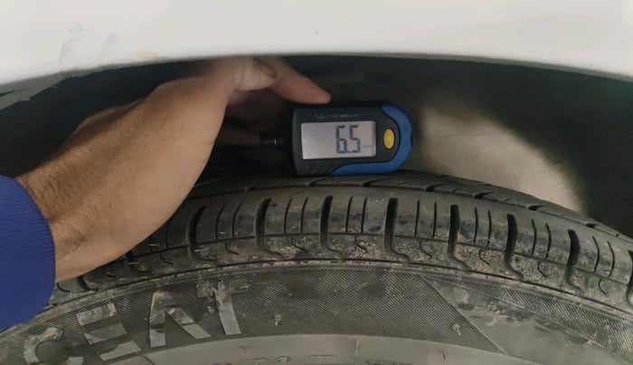 2017 Maruti Alto 800 LXI, Petrol, Manual, 72,080 km, tyre