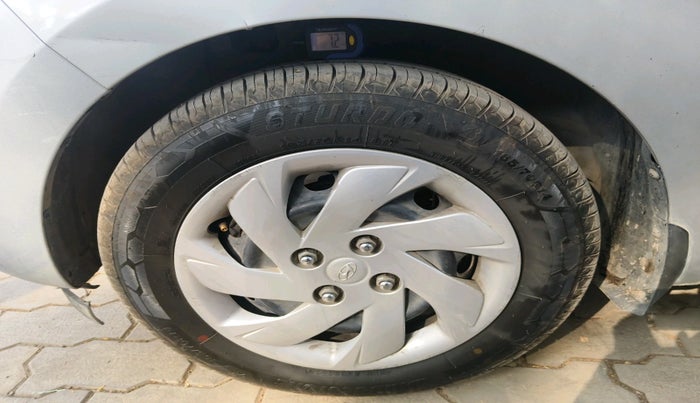 2019 Hyundai NEW SANTRO SPORTZ AMT, Petrol, Automatic, 1,67,788 km, tyre